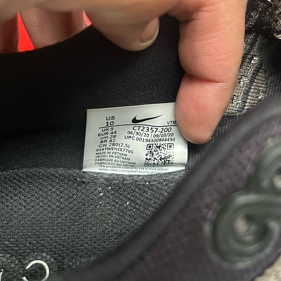 Nike React Infinity Run Flyknit 2 size 10 - Picture 8 of 8